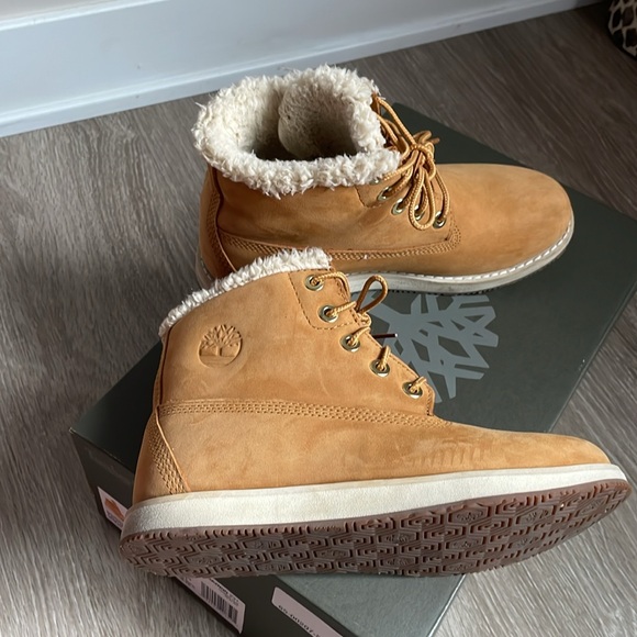 Kids/juniors wheat and cream timberland boots - Picture 2 of 4